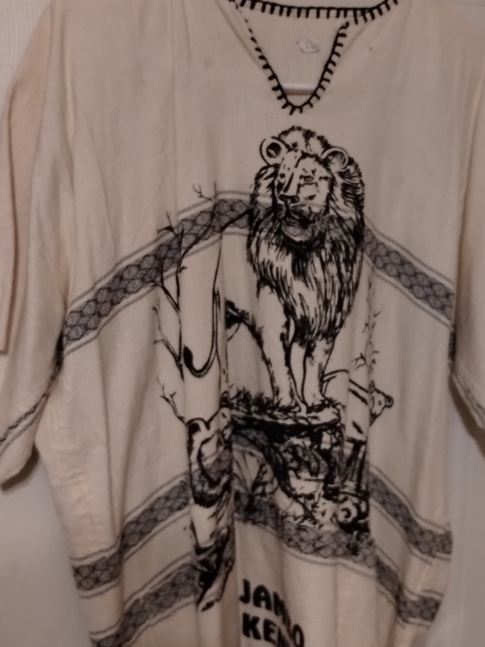 Men's Cream Short-Sleeve Lion Graphic Tee